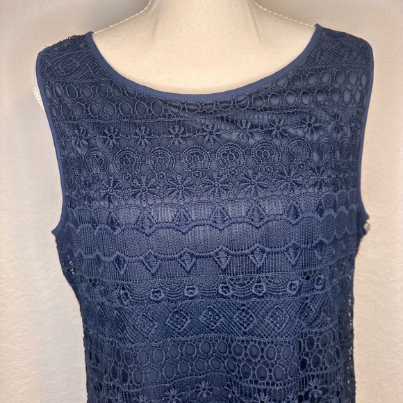 Adiva, Navy Blue Layered Lace Sleeveless Top, Size: M - Picture 3 of 10